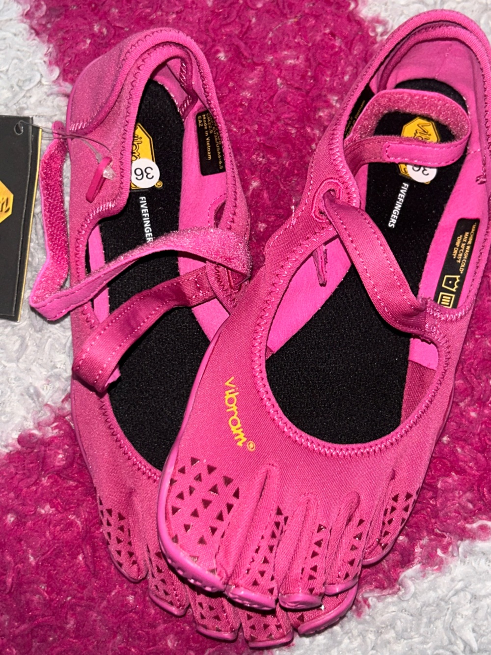 VIRAL Vibram Women's Pink 5 Finger Shoes